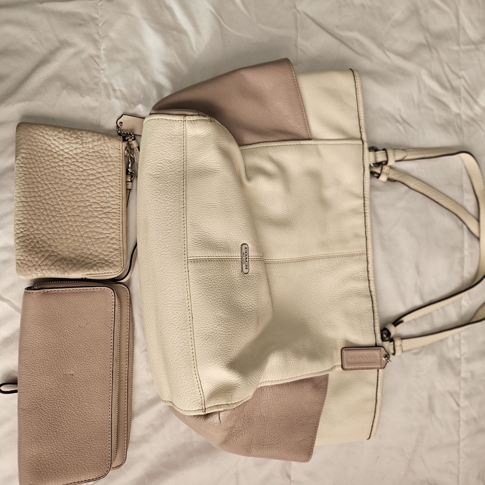 Coach Elegant Cream and Tan Women's Tote Bag
